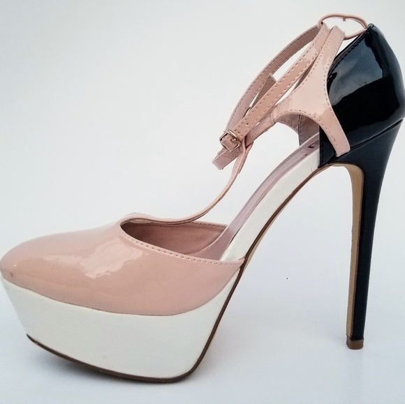 Signature Oxana T-strap Platform Patent Heels 8.5 - Picture 2 of 4